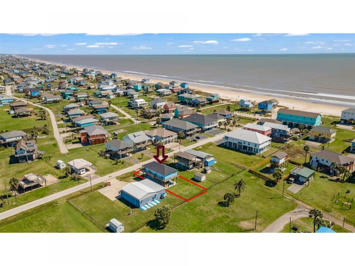Picture of Home For Sale in Crystal Beach, Texas, United States