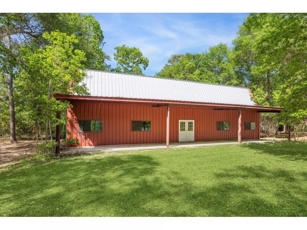 Picture of Residential Land For Sale in Pinehurst, Texas, United States