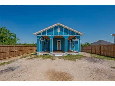 Home For Sale in Cleveland, Texas