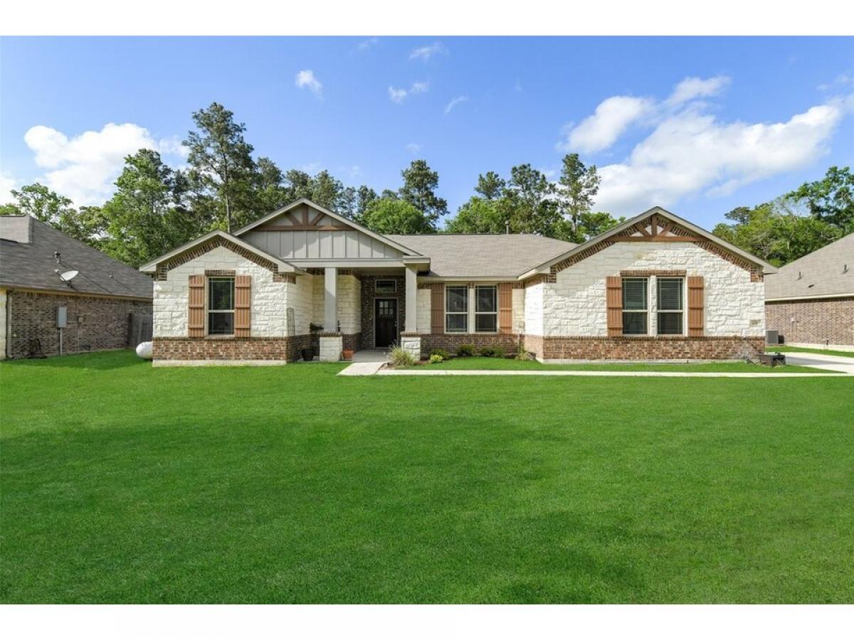 Picture of Home For Sale in Dayton, Texas, United States