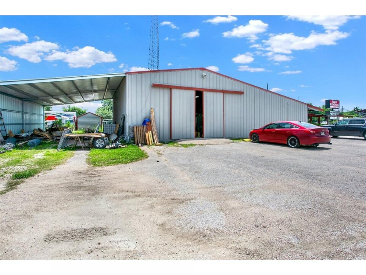 Picture of Residential Land For Sale in Alvin, Texas, United States