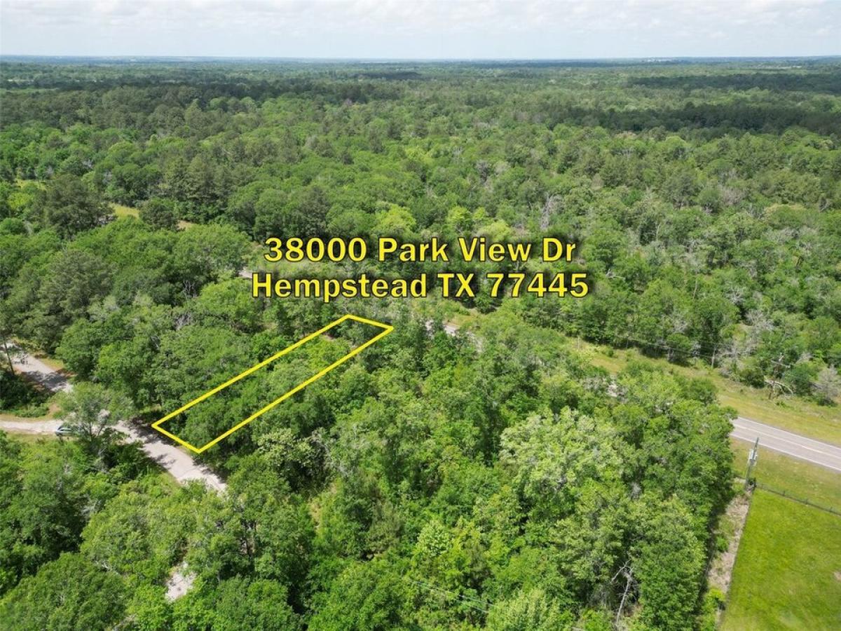 Picture of Residential Land For Sale in Hempstead, Texas, United States