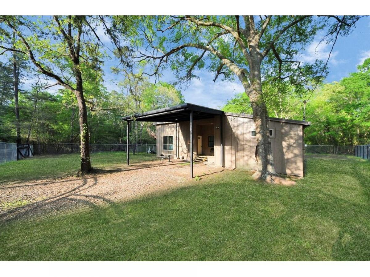 Picture of Home For Sale in Plantersville, Texas, United States