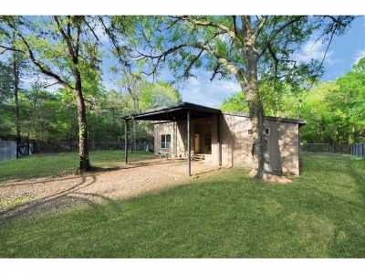 Home For Sale in Plantersville, Texas
