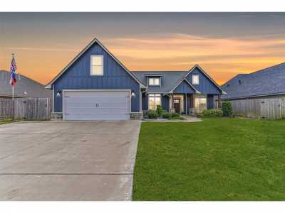 Home For Sale in Lake Jackson, Texas