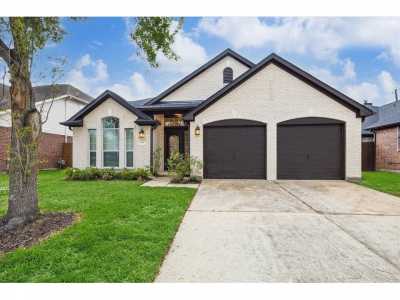 Home For Rent in Kemah, Texas