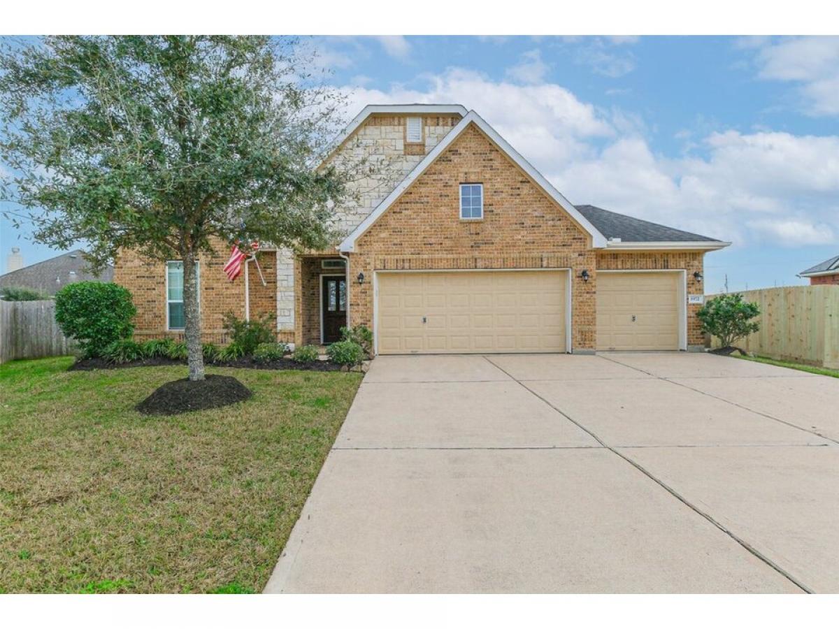 Picture of Home For Sale in Alvin, Texas, United States