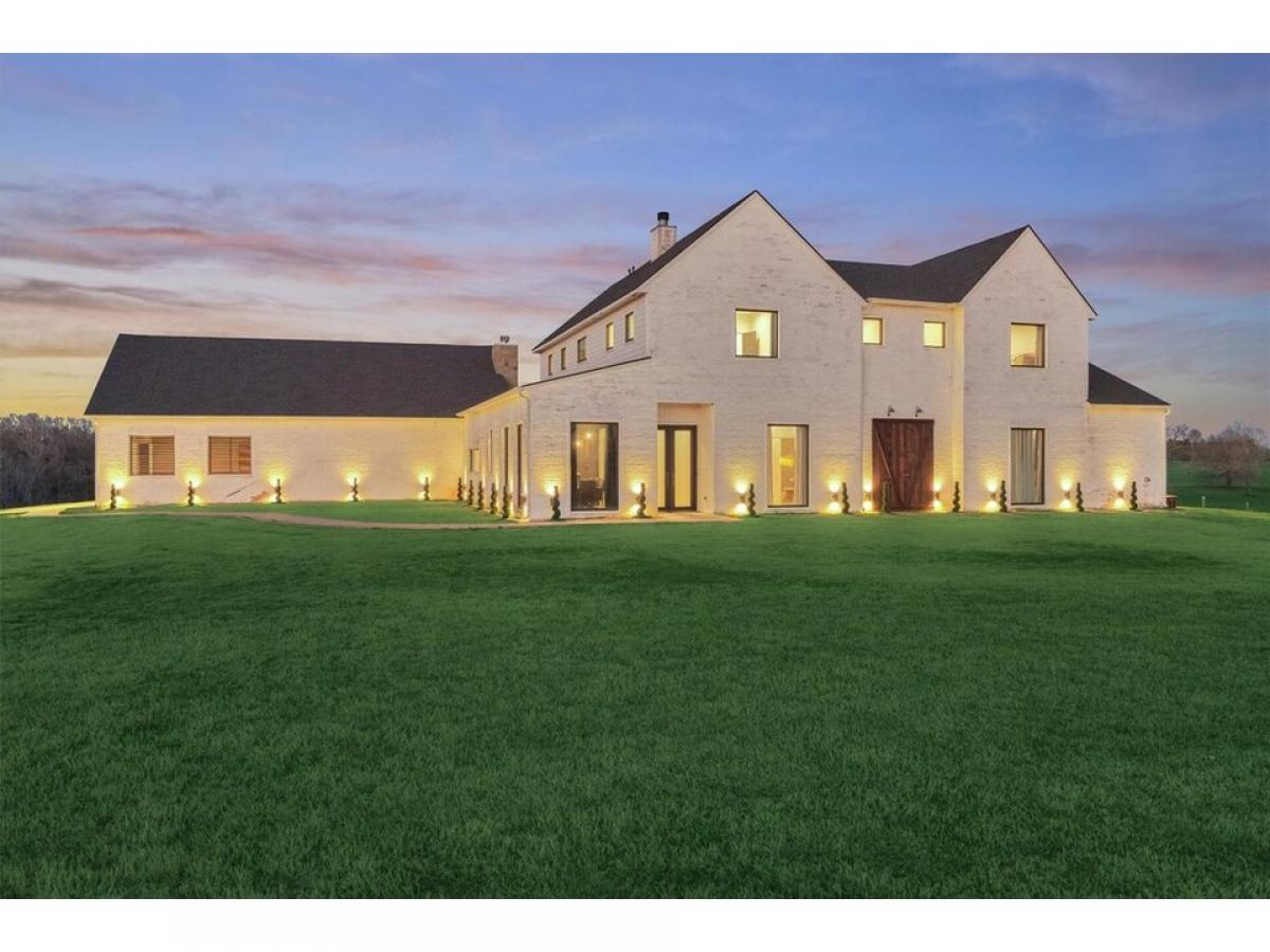 Picture of Home For Sale in Buffalo, Texas, United States