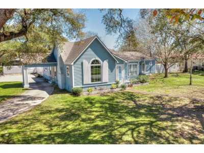 Home For Sale in Navasota, Texas