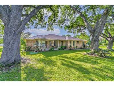 Home For Sale in Brookside, Texas
