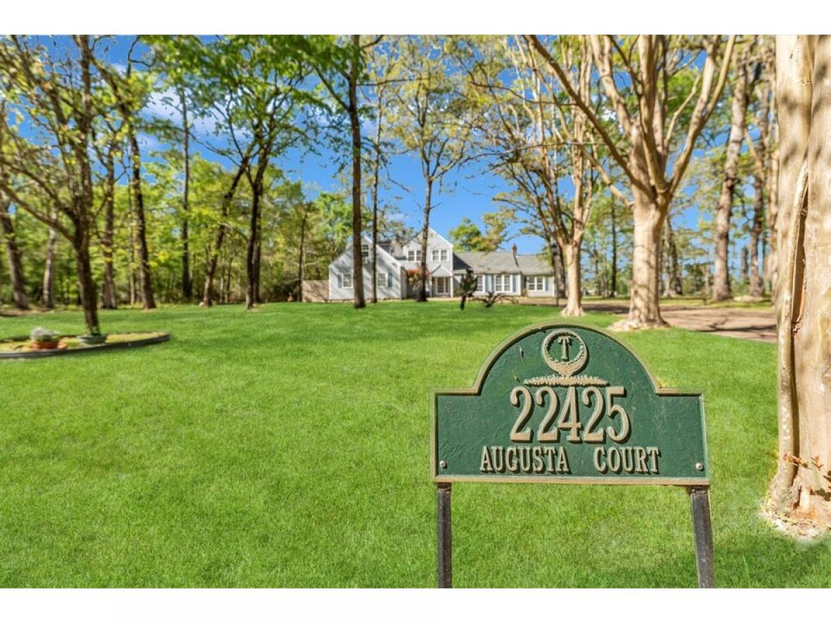 Picture of Home For Sale in Huntsville, Texas, United States