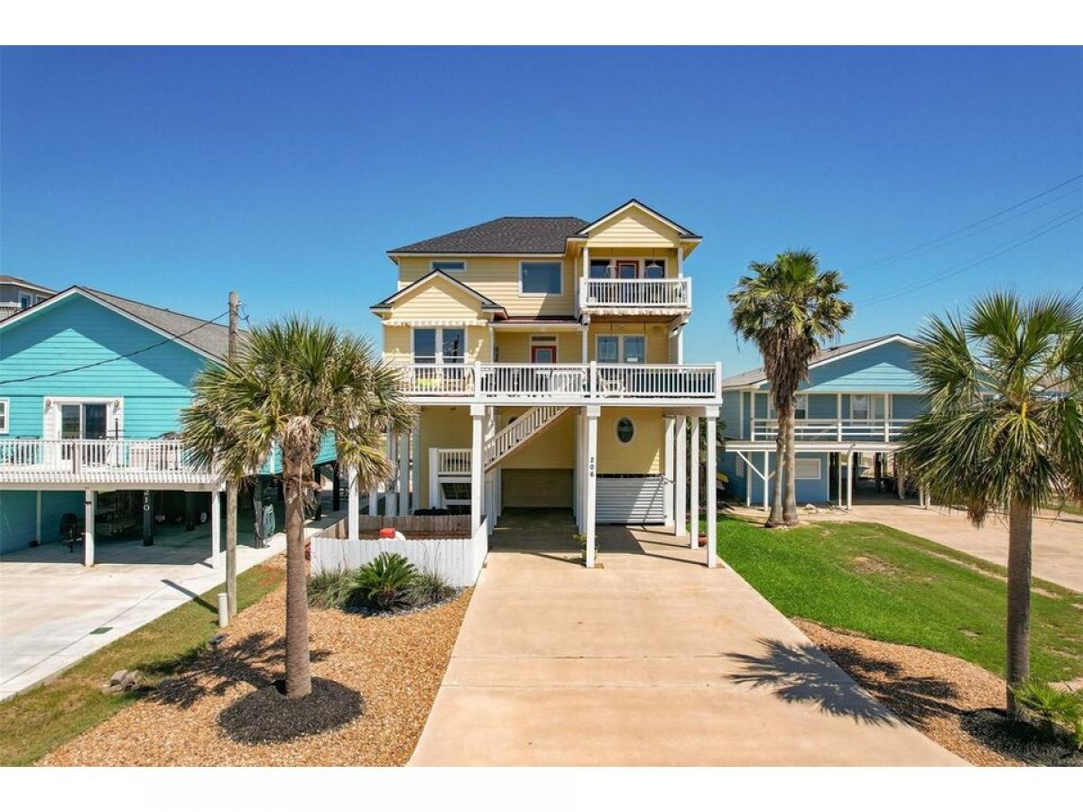 Picture of Home For Sale in Freeport, Texas, United States