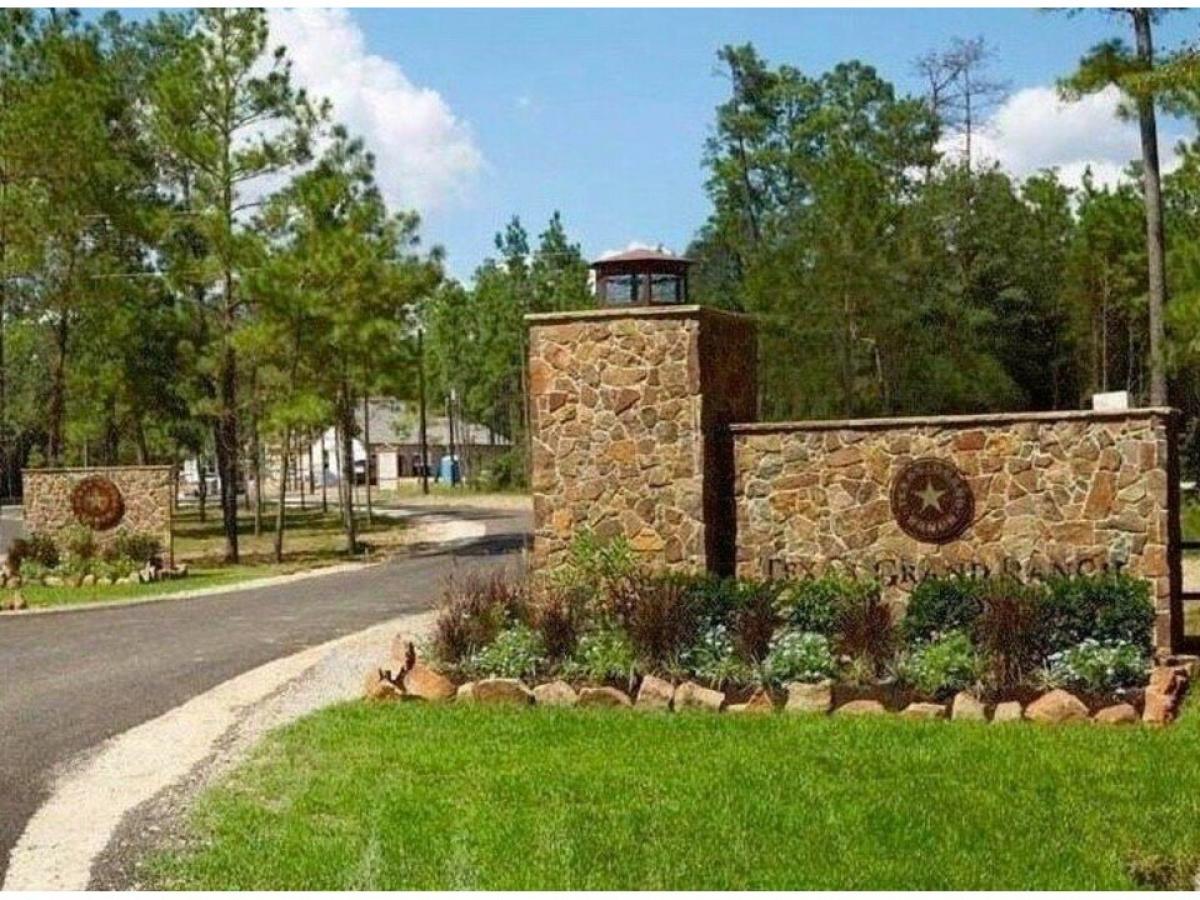 Picture of Residential Land For Sale in Huntsville, Texas, United States