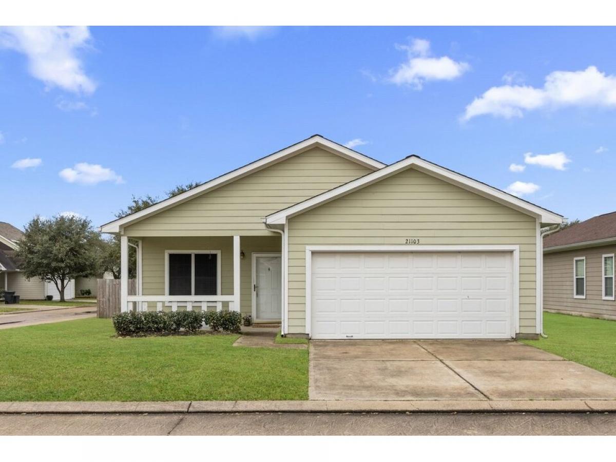 Picture of Home For Sale in Tomball, Texas, United States