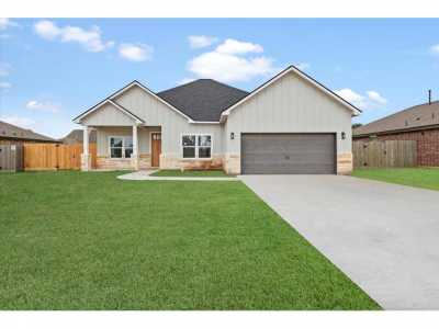 Home For Sale in West Columbia, Texas