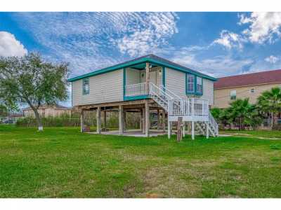 Home For Sale in Hitchcock, Texas