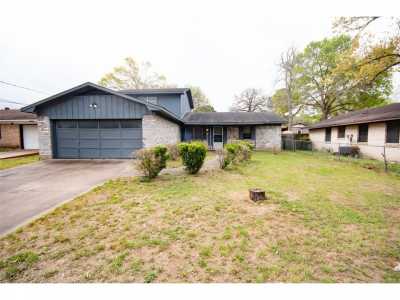 Home For Sale in Brenham, Texas