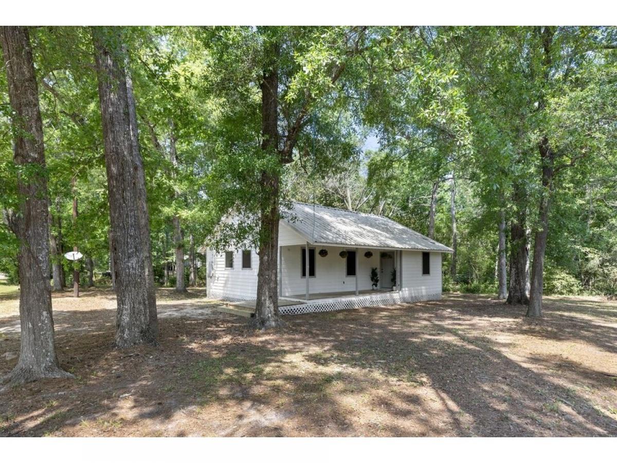 Picture of Home For Sale in Cleveland, Texas, United States