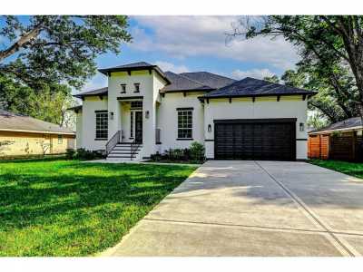 Home For Sale in Jersey Village, Texas