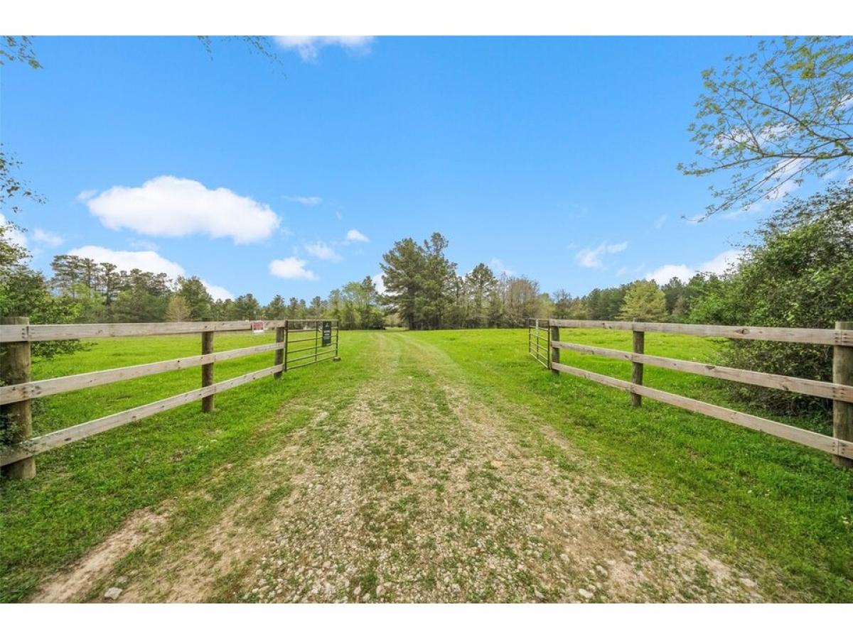 Picture of Home For Sale in Kennard, Texas, United States