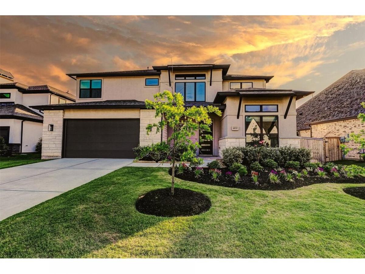 Picture of Home For Sale in Fulshear, Texas, United States