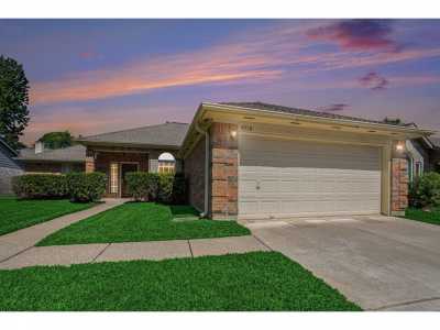 Home For Sale in Friendswood, Texas