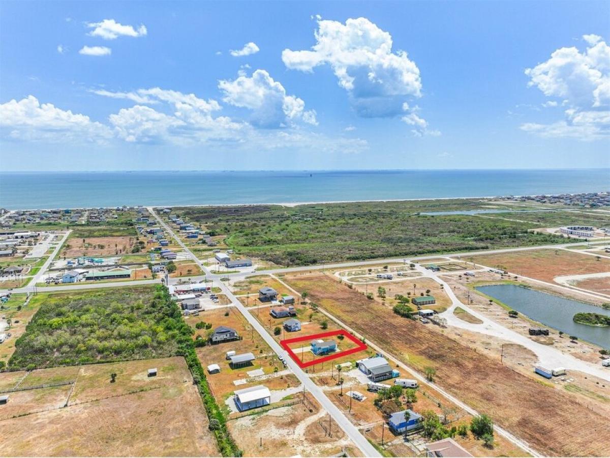 Picture of Home For Sale in Crystal Beach, Texas, United States