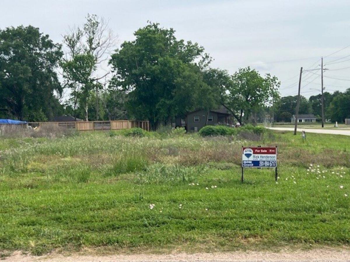 Picture of Residential Land For Sale in Brookshire, Texas, United States