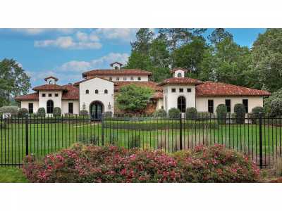 Home For Sale in The Woodlands, Texas