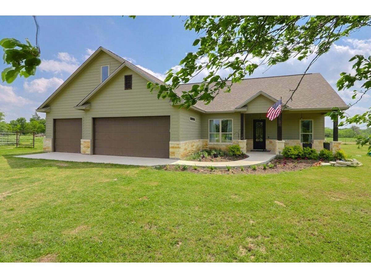 Picture of Home For Sale in North Zulch, Texas, United States