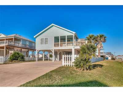 Home For Sale in Crystal Beach, Texas