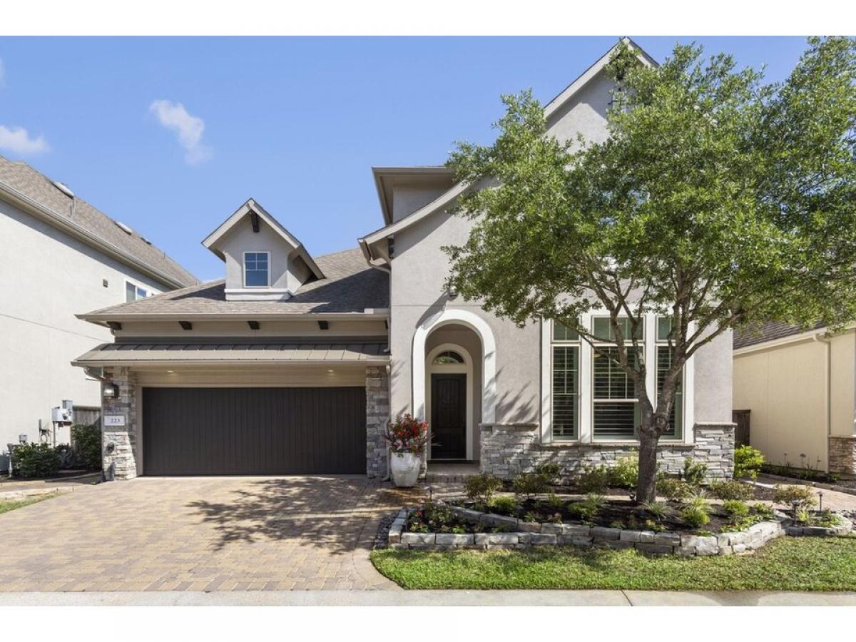 Picture of Home For Sale in The Woodlands, Texas, United States