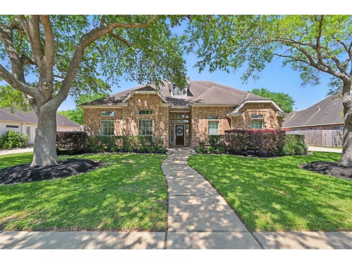 Picture of Home For Sale in Friendswood, Texas, United States
