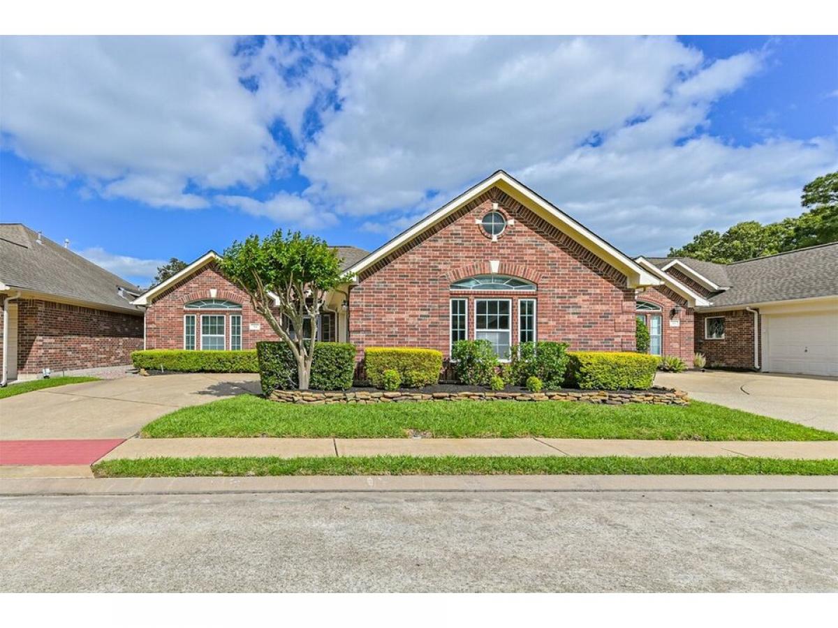 Picture of Home For Sale in Friendswood, Texas, United States
