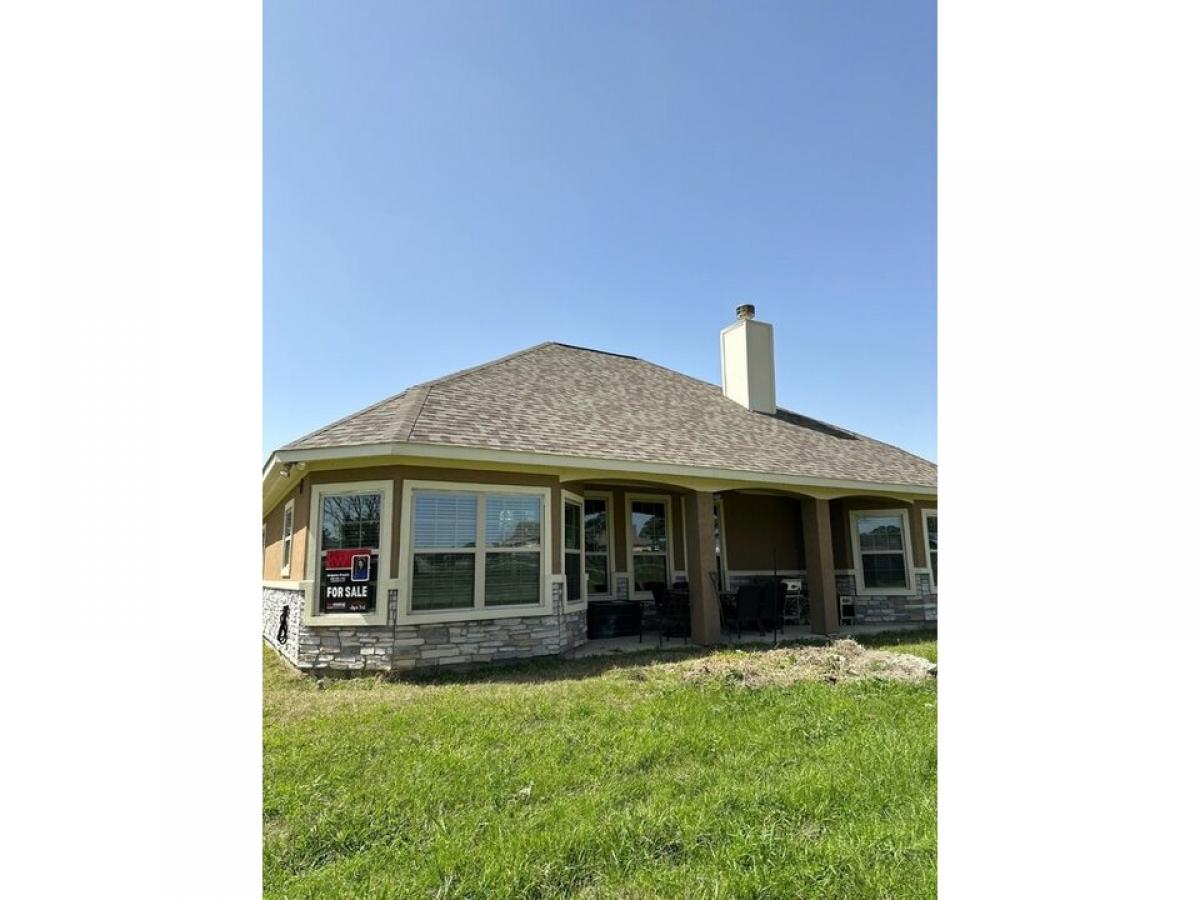 Picture of Home For Sale in Trinity, Texas, United States