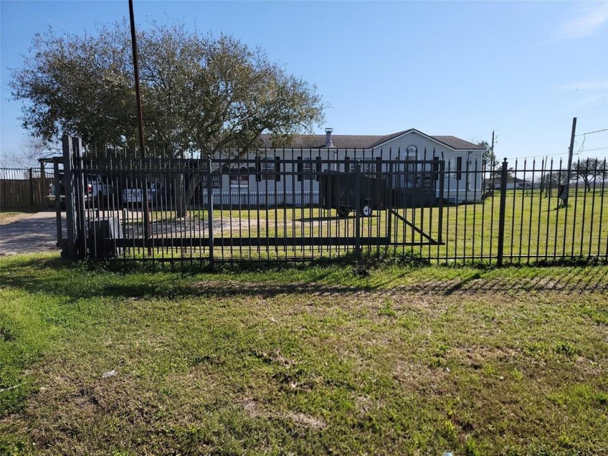 Picture of Home For Sale in Rosharon, Texas, United States