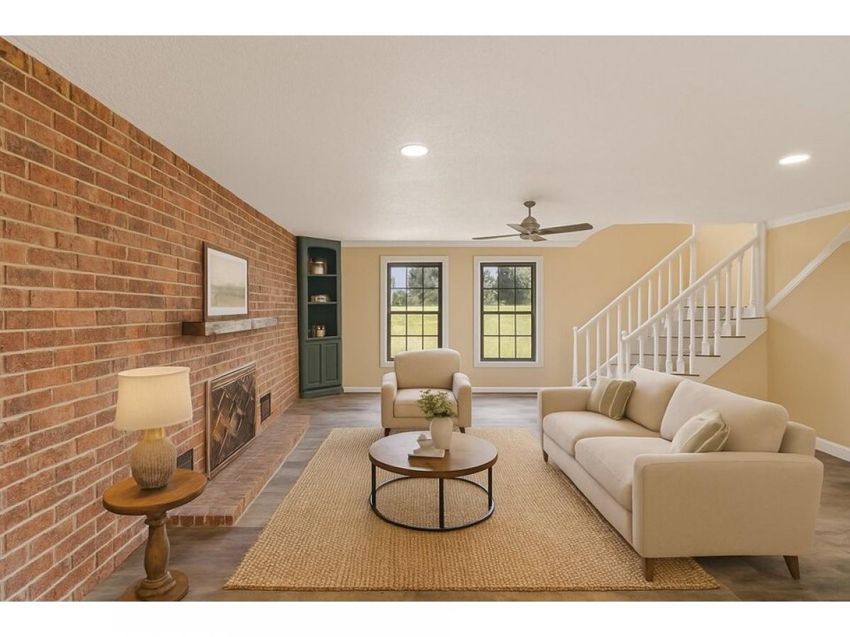 Picture of Home For Sale in Columbus, Texas, United States