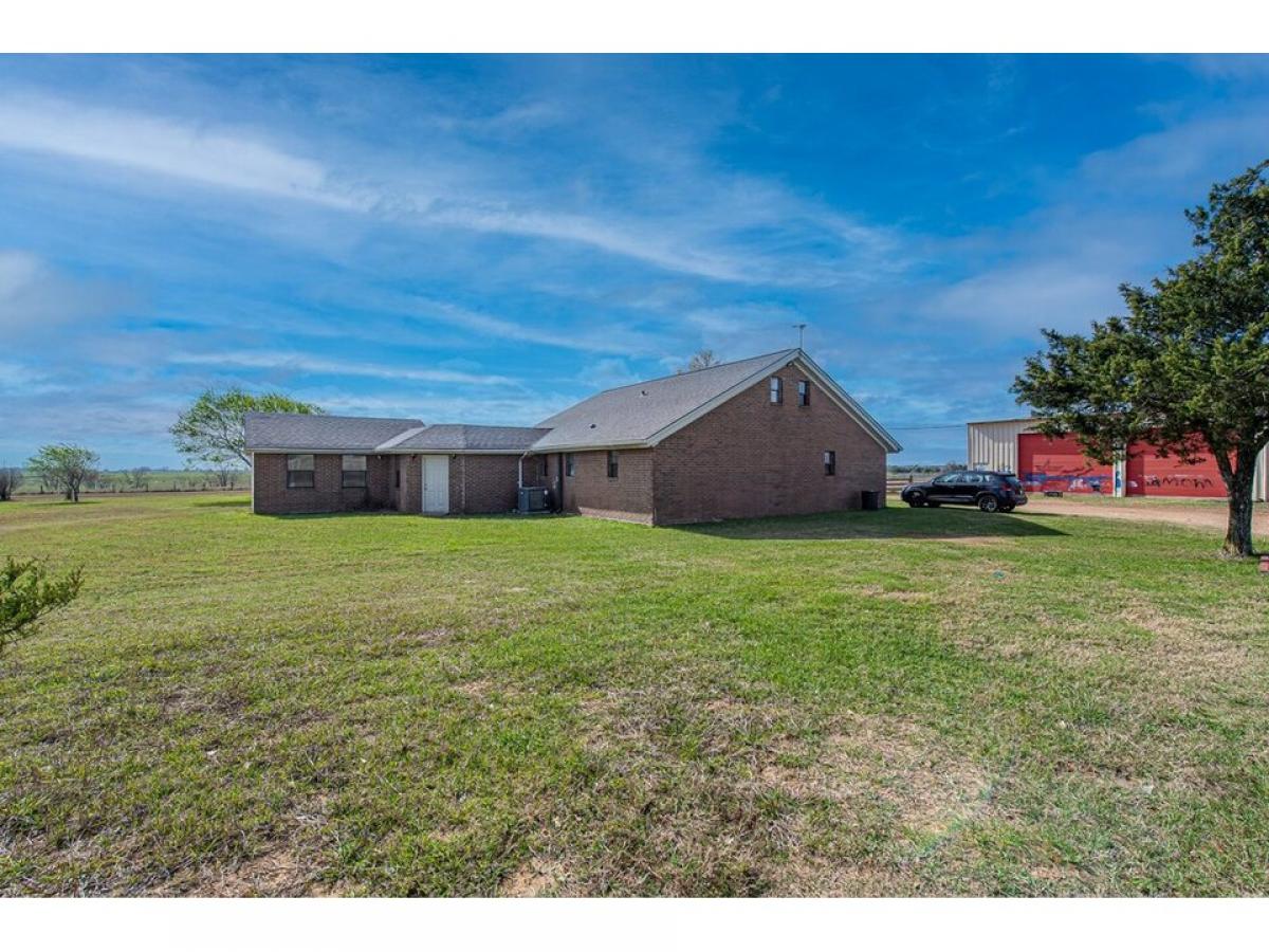 Picture of Home For Sale in Sealy, Texas, United States