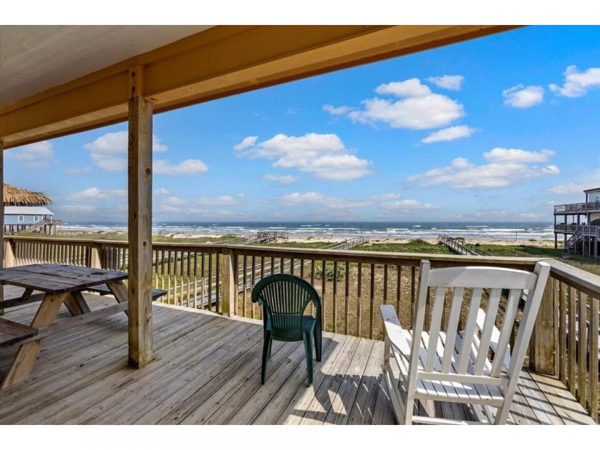 Picture of Home For Sale in Freeport, Texas, United States