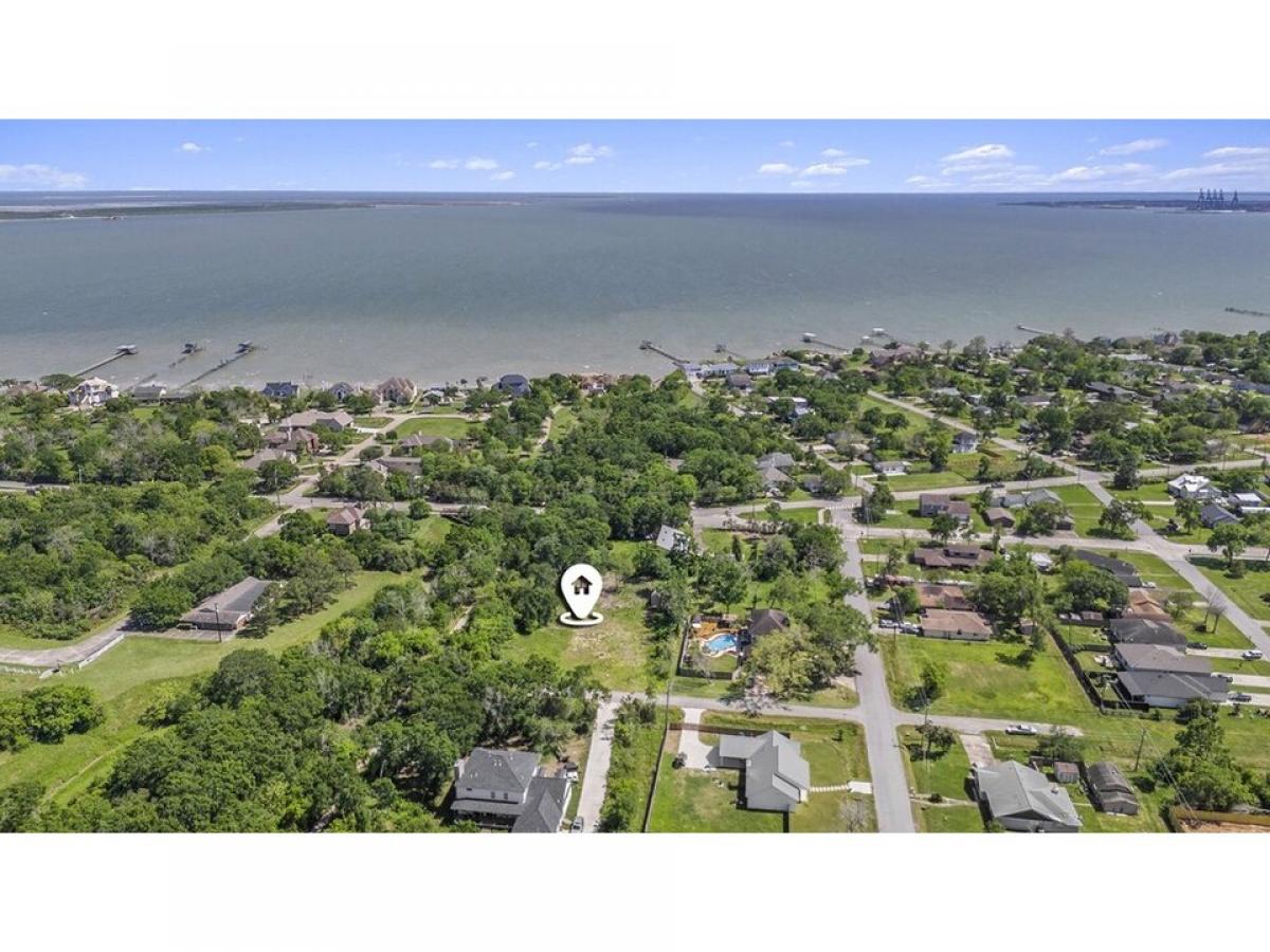 Picture of Residential Land For Sale in La Porte, Texas, United States
