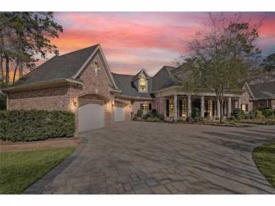 Home For Sale in The Woodlands, Texas
