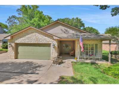 Home For Sale in Coldspring, Texas