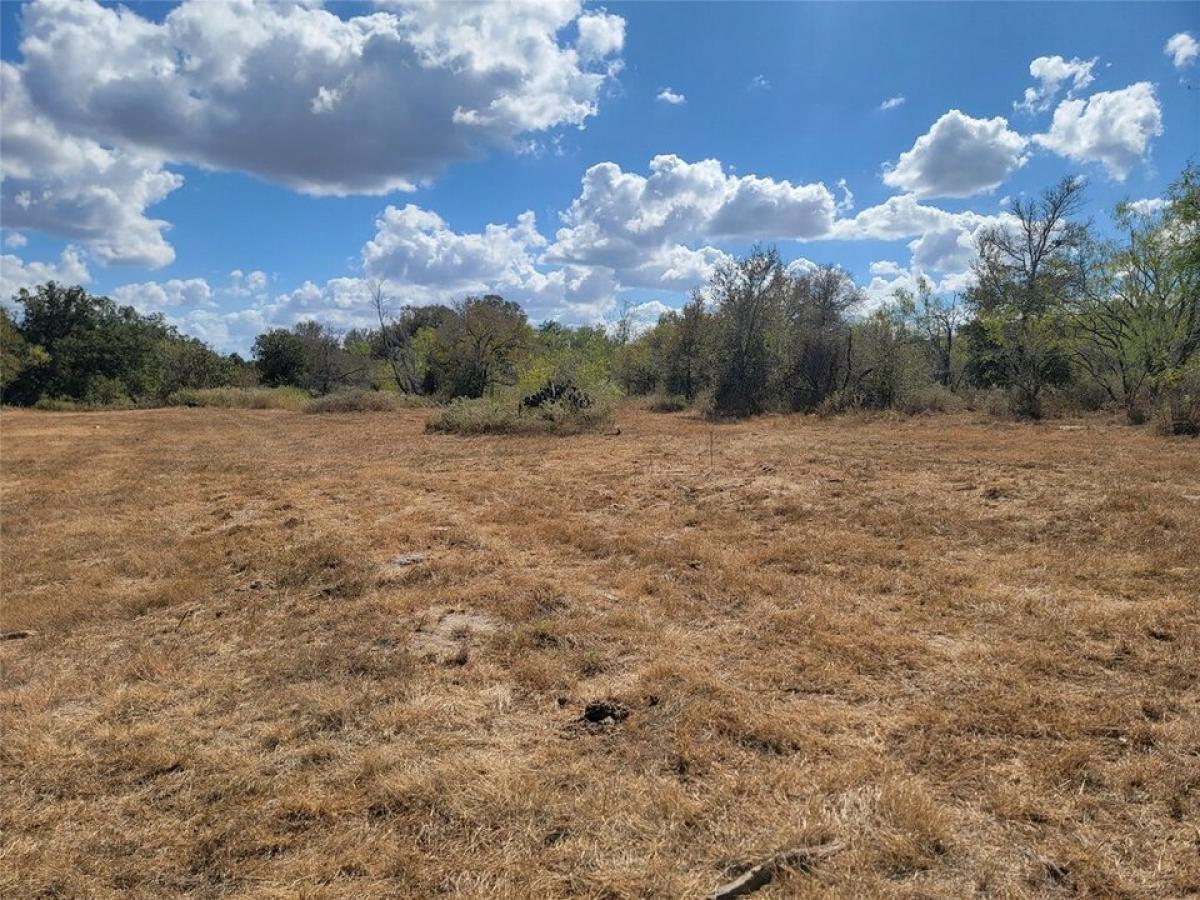 Picture of Residential Land For Sale in Waelder, Texas, United States