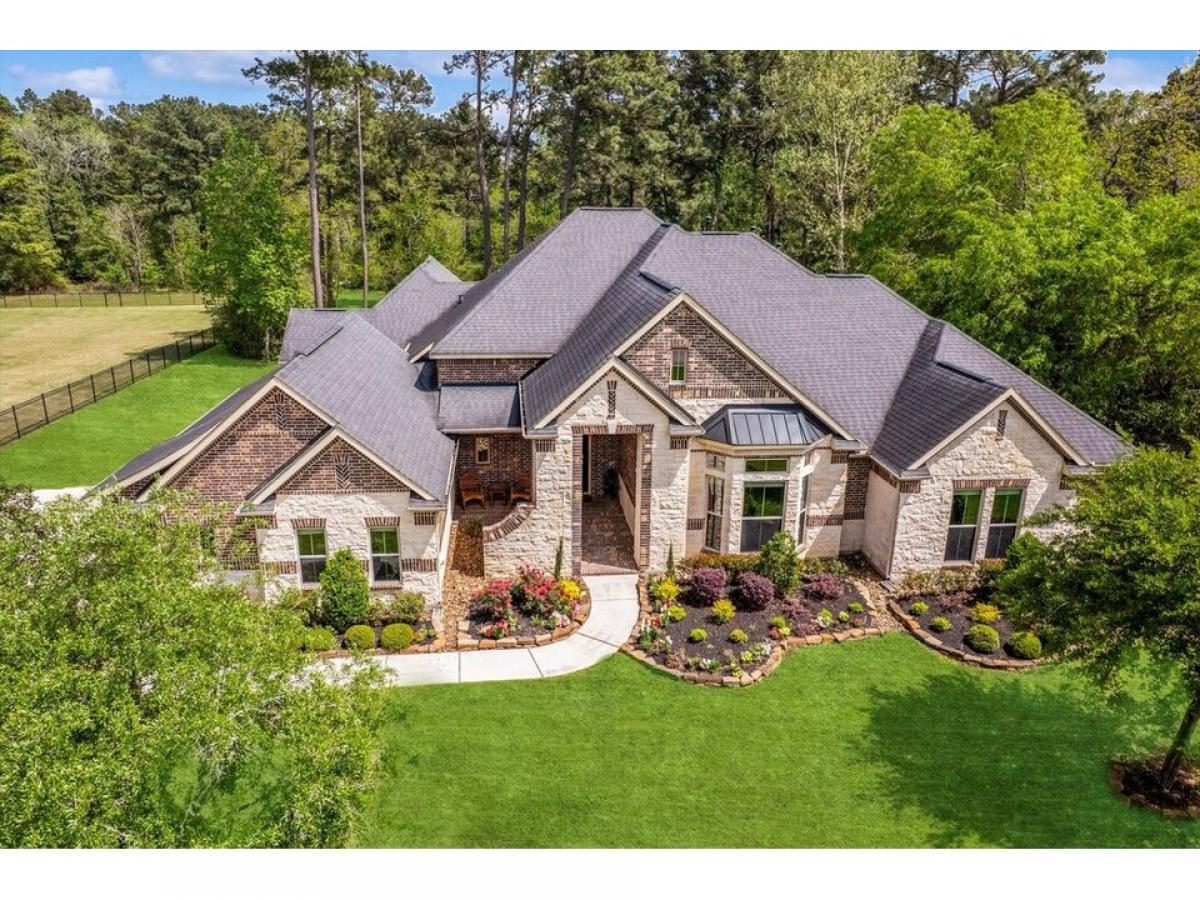 Picture of Home For Sale in Tomball, Texas, United States