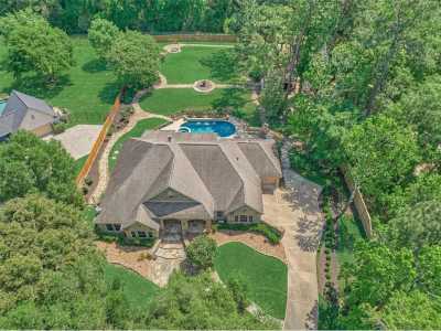 Home For Sale in Pinehurst, Texas