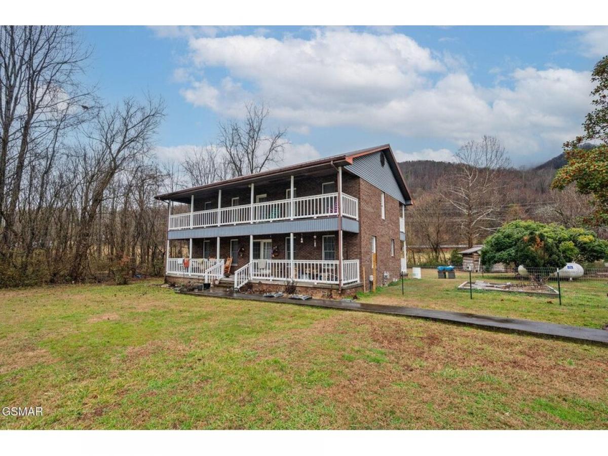 Picture of Home For Sale in Cosby, Tennessee, United States