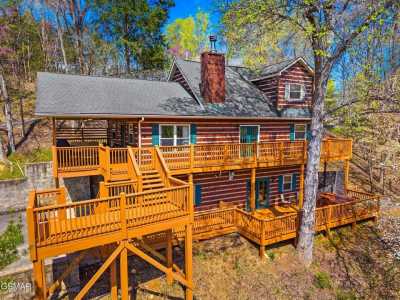 Home For Sale in Dandridge, Tennessee