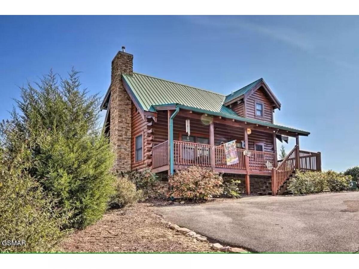 Picture of Home For Sale in Pigeon Forge, Tennessee, United States