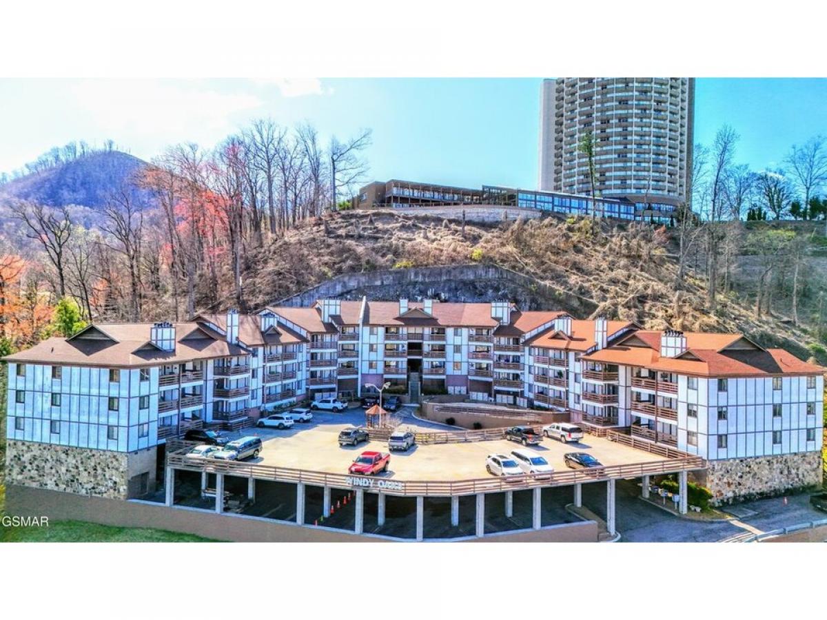 Picture of Home For Sale in Gatlinburg, Tennessee, United States