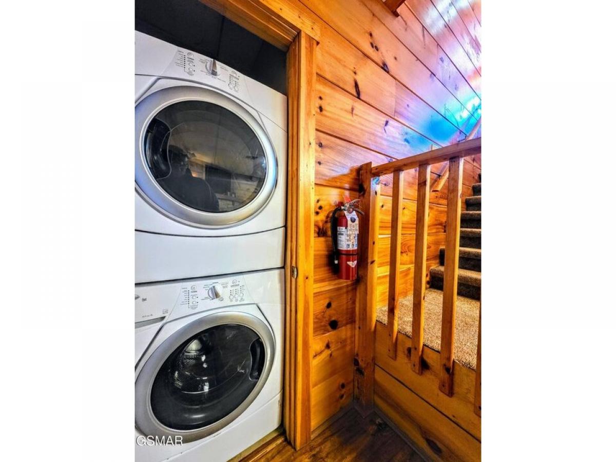 Picture of Home For Sale in Gatlinburg, Tennessee, United States